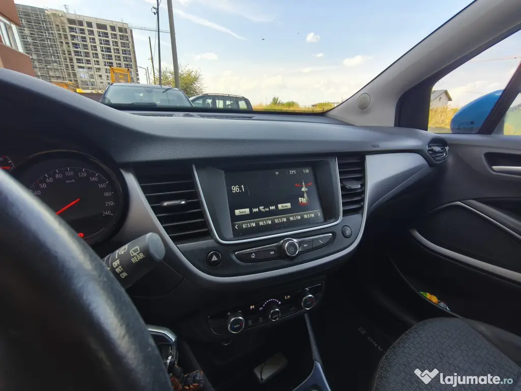 Vând Opel CROSSLAND X