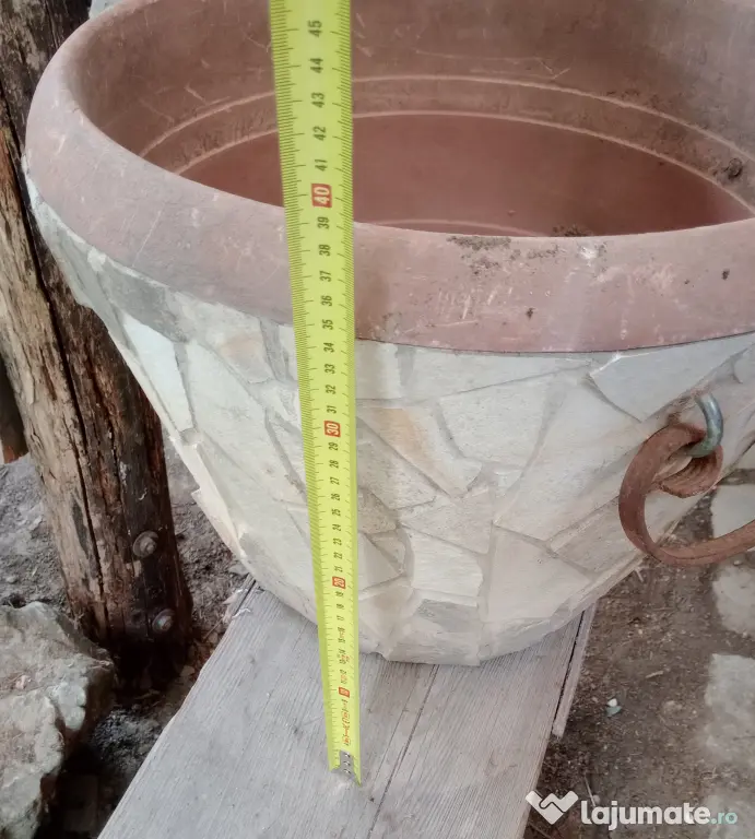 Jardiniera ghiveci mare cu placaj de piatra sparta 45 cm. diametru