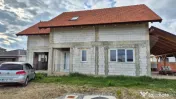 De vânzare casă la roșu în Sânmartin – Proiect modern