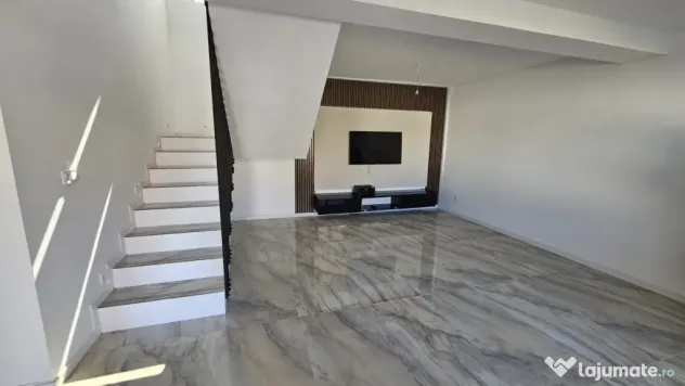 Casa deosebita ,P+1 , 185 mp utili, 250 mp teren, zona Selgr - Malu Mare (Dolj)