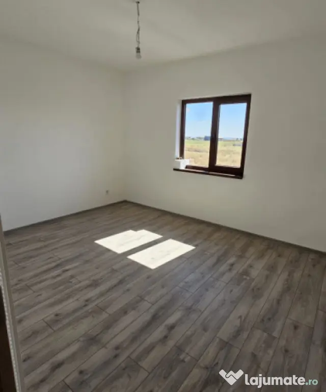 Casa deosebita ,P+1 , 185 mp utili, 250 mp teren, zona Selgr - Malu Mare (Dolj)