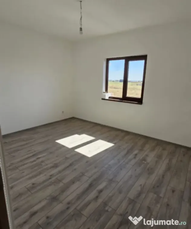 Casa deosebita ,P+1 , 185 mp utili, 250 mp teren, zona Selgr - Malu Mare (Dolj)