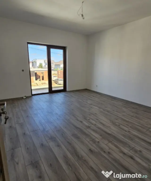 Casa deosebita ,P+1 , 185 mp utili, 250 mp teren, zona Selgr - Malu Mare (Dolj)