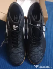 Pantofi de sala Umbro Formation II IC marimea 44,5 noi 