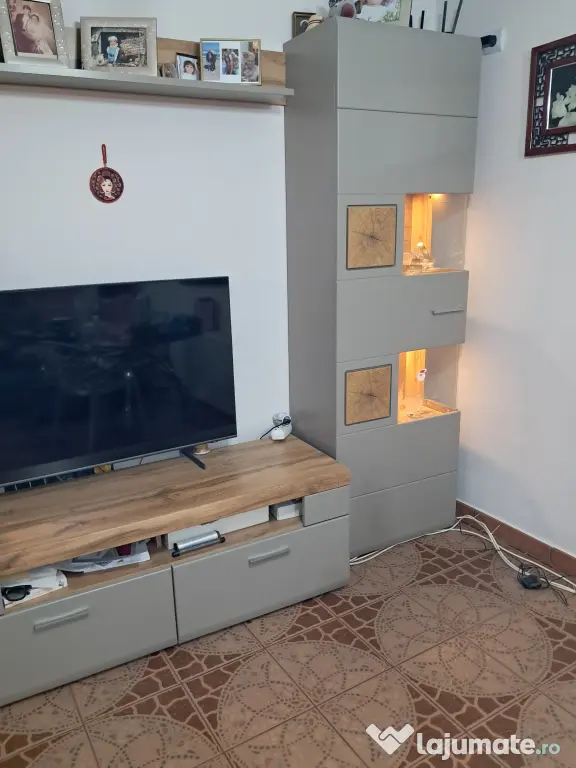 Mobila living in stare impecabilă