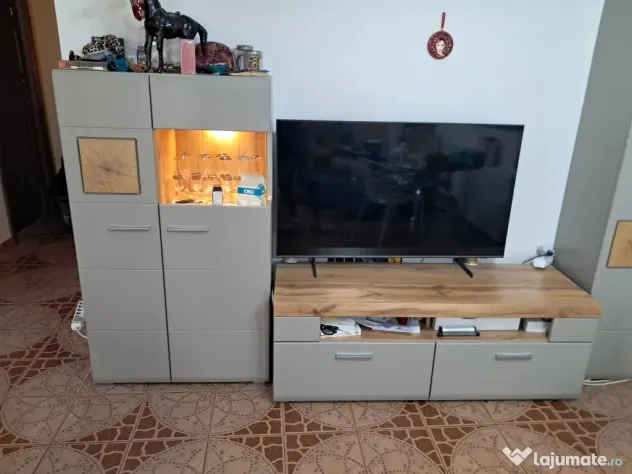 Mobila living in stare impecabilă