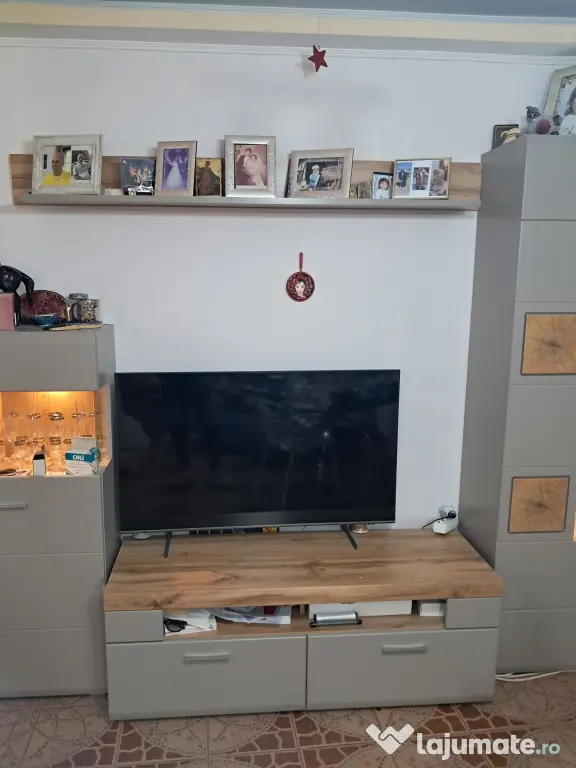 Mobila living in stare impecabilă