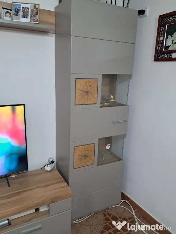 Mobila living in stare impecabilă