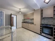 Apartament 2 camere, etaj 1, renovat, 5 minute Sun Plaza 