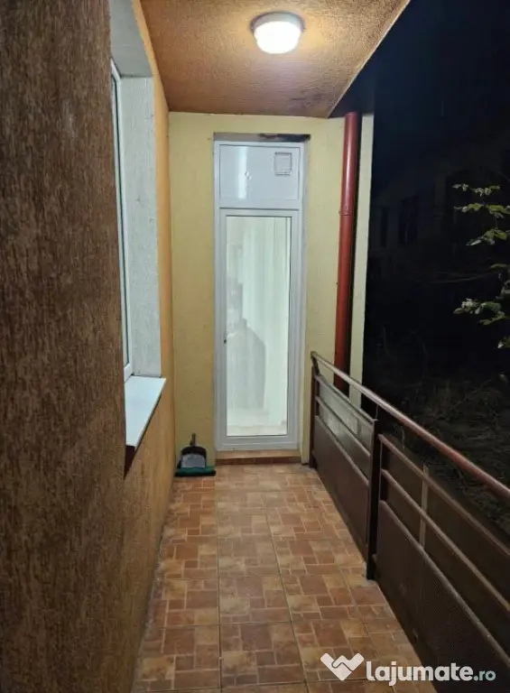 Apartament de vanzare , semidecomandat 57mp, zona Eroilor - Floresti (Cluj)