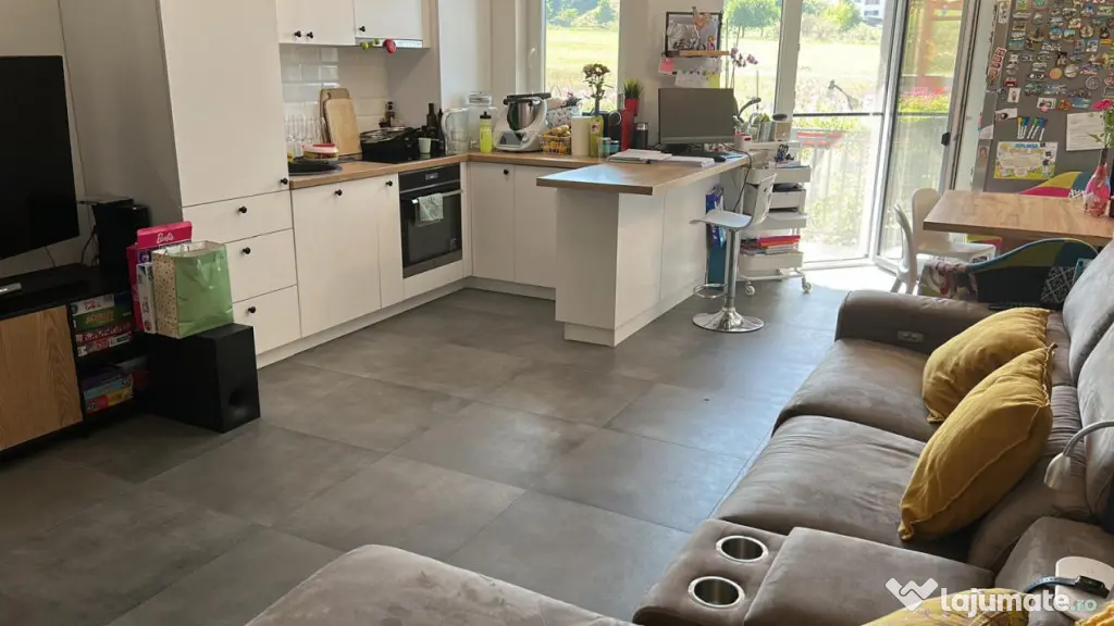 Apartament de vanzare ,3 camere 65 mp /GRADINA 51MP, zona SU - Floresti (Cluj)