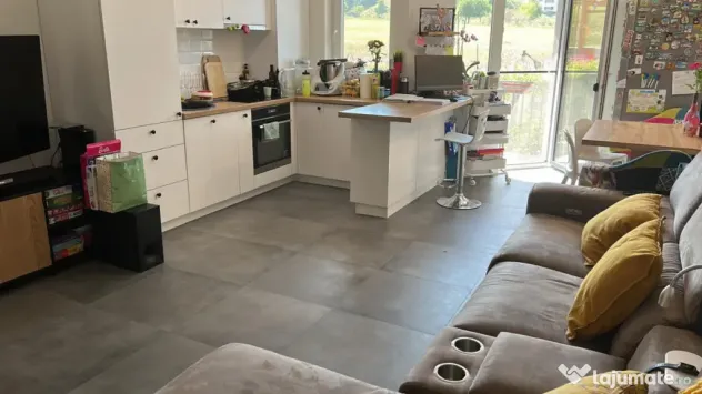 Apartament de vanzare ,3 camere 65 mp /GRADINA 51MP, zona SU - Floresti (Cluj)