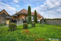 TUR 3D!In areal apreciabil,particulara casa cu 680 mp teren, 