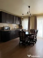 Vand apartament 3 camere 60mp+balcon 10 mp+terasa 20mp zona