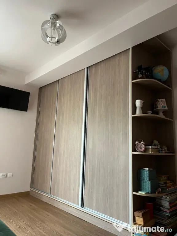 Vand apartament 3 camere 60mp+balcon 10 mp+terasa 20mp zona - Floresti (Cluj)