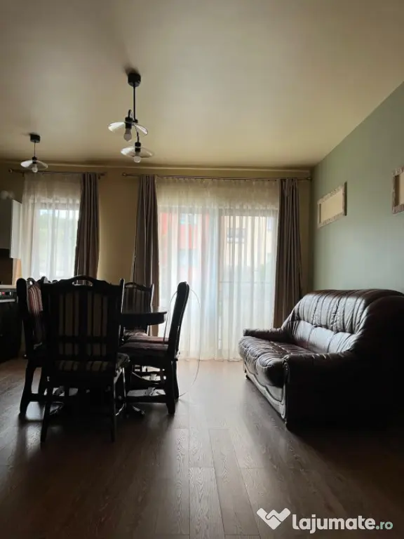 Vand apartament 3 camere 60mp+balcon 10 mp+terasa 20mp zona - Floresti (Cluj)