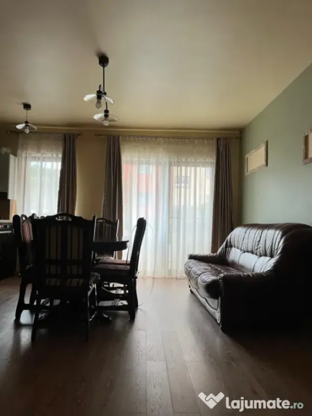 Vand apartament 3 camere 60mp+balcon 10 mp+terasa 20mp zona - Floresti (Cluj)