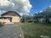 Casa cu 2 apartamente, 2 corpuri si teren – Rasnov 