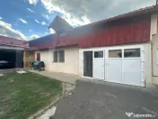Casa cu 2 apartamente, 2 corpuri si teren – Rasnov 
