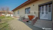 Casa cu 2 apartamente, 2 corpuri si teren – Rasnov 