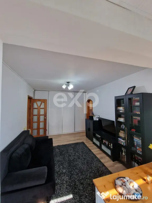 Apartament 3 camere de vânzare – Micro 6, Str. Moldovei - Targoviste (Dambovita)