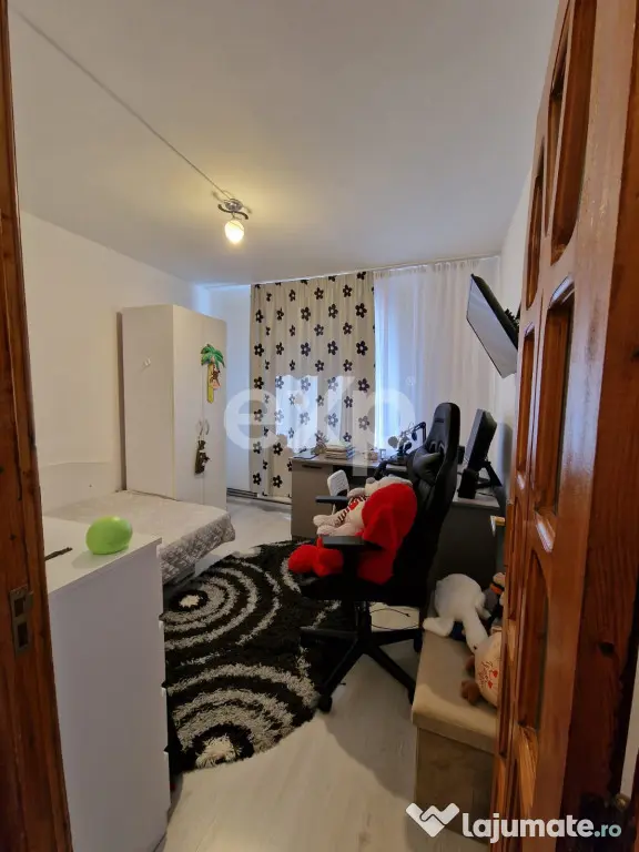 Apartament 3 camere de vânzare – Micro 6, Str. Moldovei - Targoviste (Dambovita)