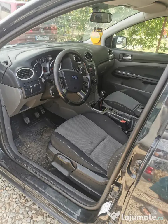 Ford focus facelift 2011