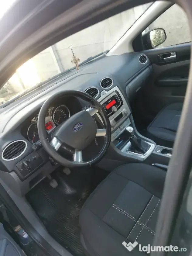 Ford focus facelift 2011