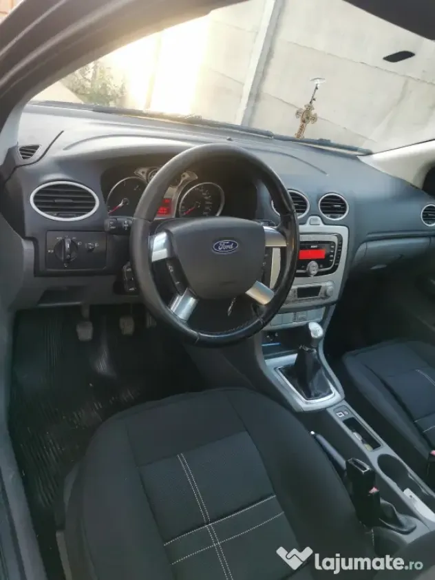 Ford focus facelift 2011