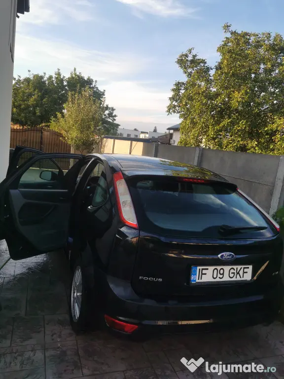 Ford focus facelift 2011