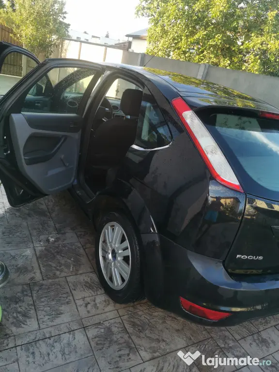 Ford focus facelift 2011