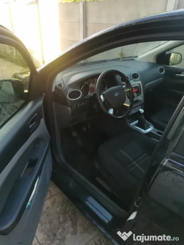 Ford focus facelift 2011