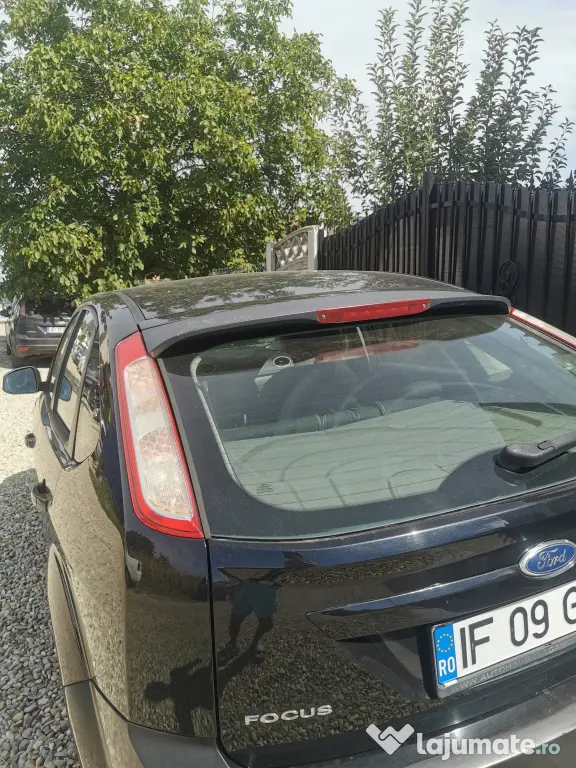Ford focus facelift 2011