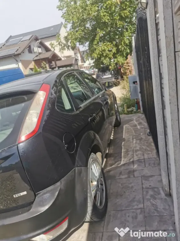 Ford focus facelift 2011