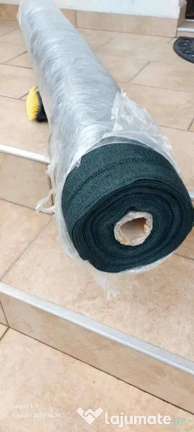 Vând plasă de umbrire densitate maxima de 98%, 150 cm pe 100 ml. Sigilată.
