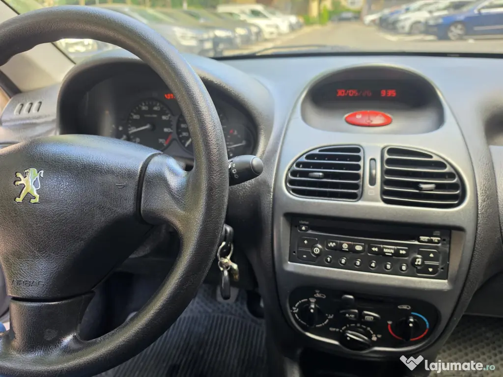 Peugeot 206_Benzina 1.4, An 2006, Hatchback 5 uși, Stare bună, Proprietar