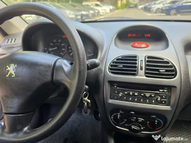 Peugeot 206_Benzina 1.4, An 2006, Hatchback 5 uși, Stare bună, Proprietar