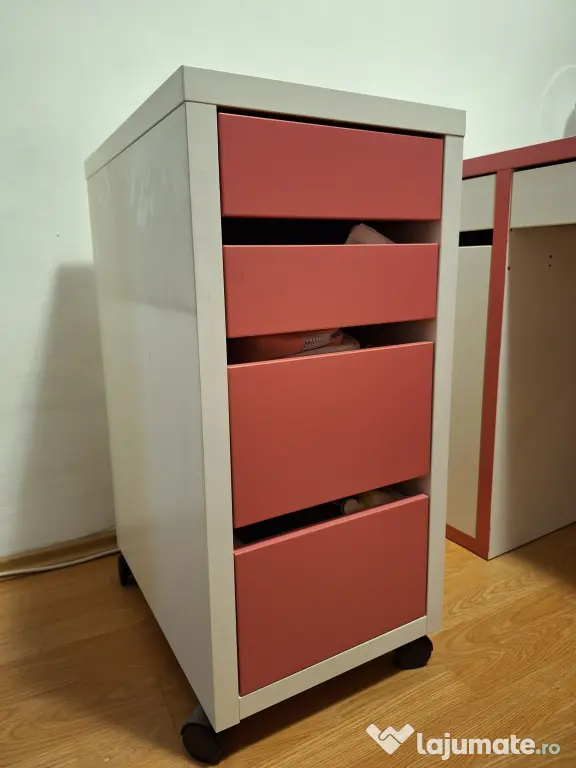 Comoda birou Micke-IKEA-ca noua-la jumatate de pret-transport gratuit