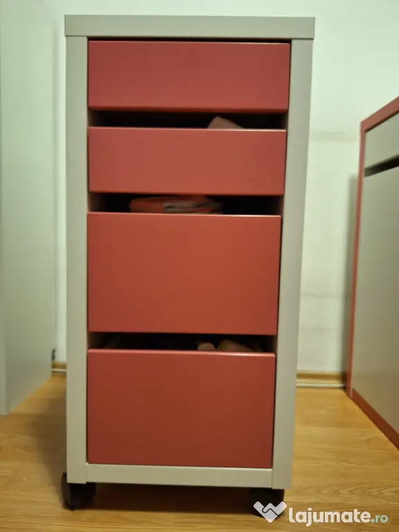 Comoda birou Micke-IKEA-ca noua-la jumatate de pret-transport gratuit