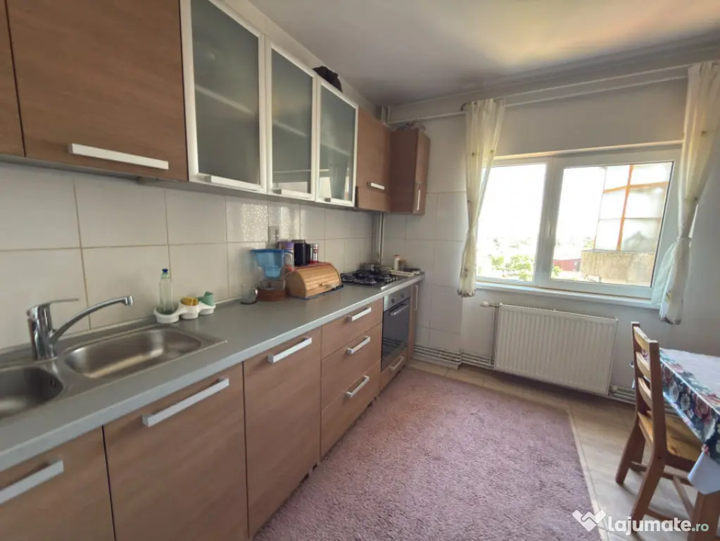 Apartament 3 camere, bloc 1989- Cantacuzino - Ploiesti (Prahova)