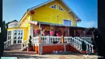 Pensiune / casă de vacanță cu 7 dormitoare, piscină și