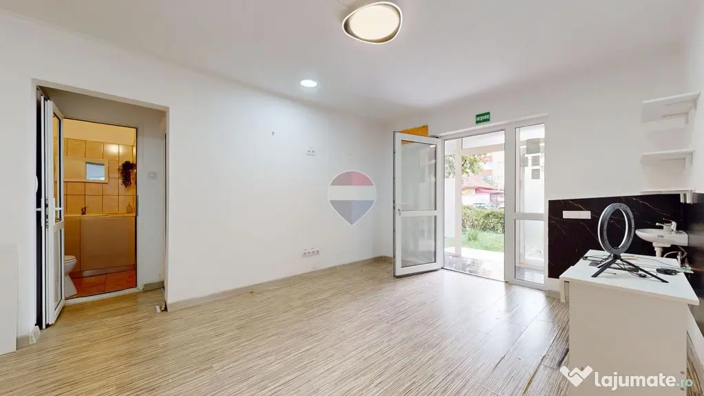 Spațiu comercial de închiriat (44 mp) în Brașov, Cart... - Brasov (Brasov)