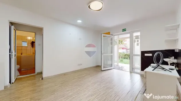 Spațiu comercial de închiriat (44 mp) în Brașov, Cart... - Brasov (Brasov)