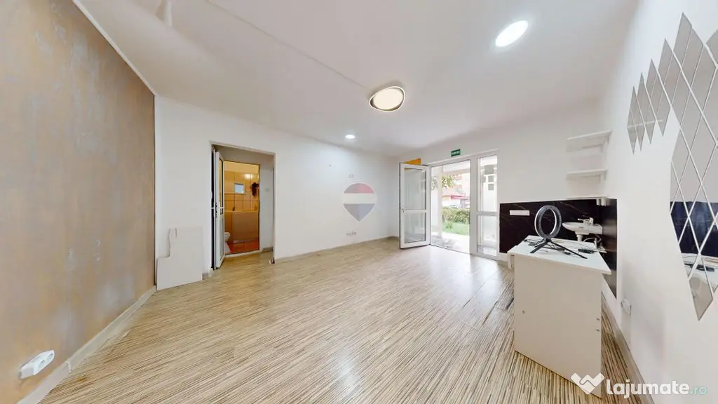 Spațiu comercial de închiriat (44 mp) în Brașov, Cart... - Brasov (Brasov)