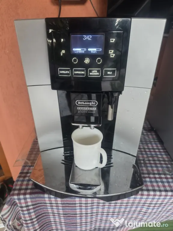 Espressor de cafea automat Delonghi Perfecta Capuccino
