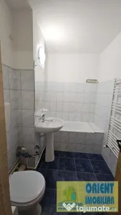 Far, de inchiriat 3 camere, etaj 1, mobilat, gaze