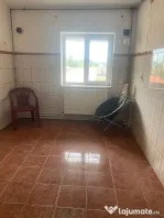 Apartament 2 camere decomandate,2 balcoane zona Poarta 6
