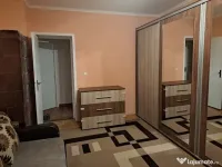 Dau in chirie apartament 2 camere decomandat, etaj 2, încălzire apă termală