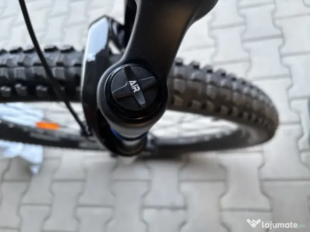 Bicicleta MTB electrica Rickrider e-EXPL 700