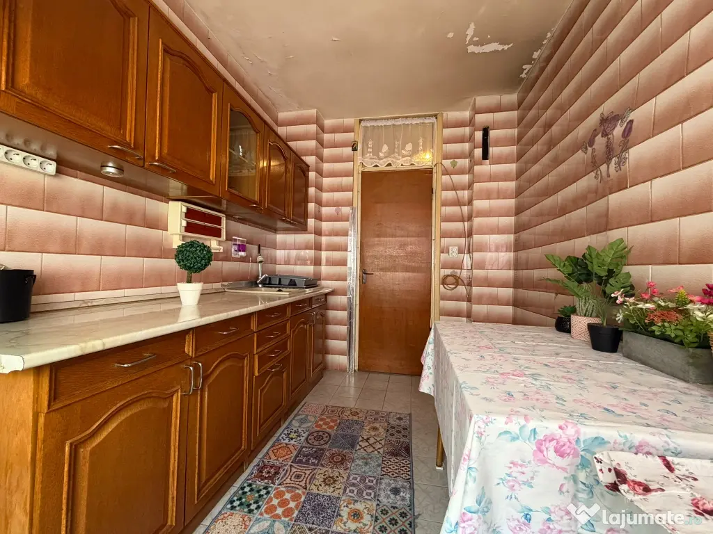 Vând apartament 2 camere